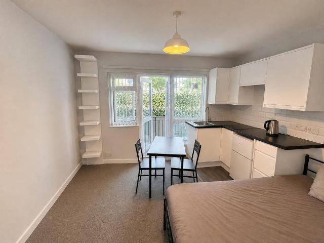 Studio for rent in Crofton, Greater London