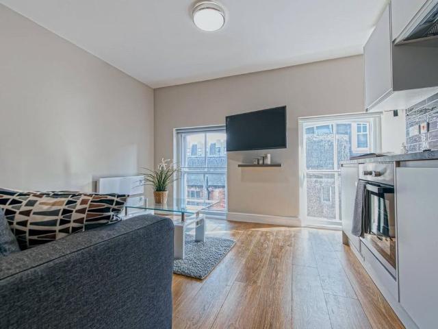 Studio for rent in Woodhouse, West Yorkshire