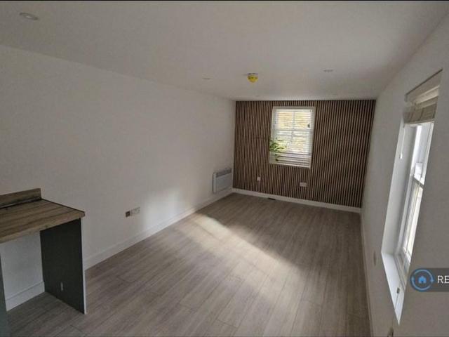 Studio for rent in Stroud Green, Greater London