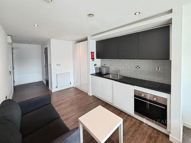 Studio for rent in Devonshire, Sheffield