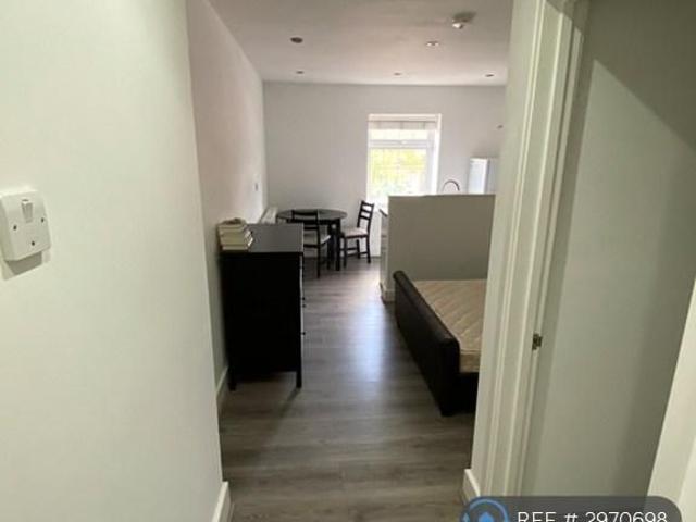 Studio for rent in Newtown, Reading