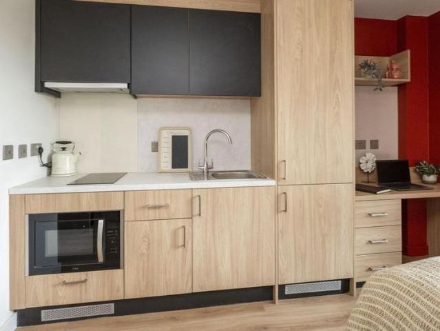 Studio for rent in Haymarket, Scotland
