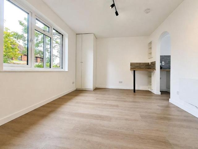 Studio for rent in Dee Park, Reading