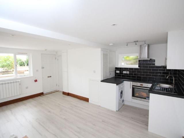Flat for rent in Surbiton, Greater London