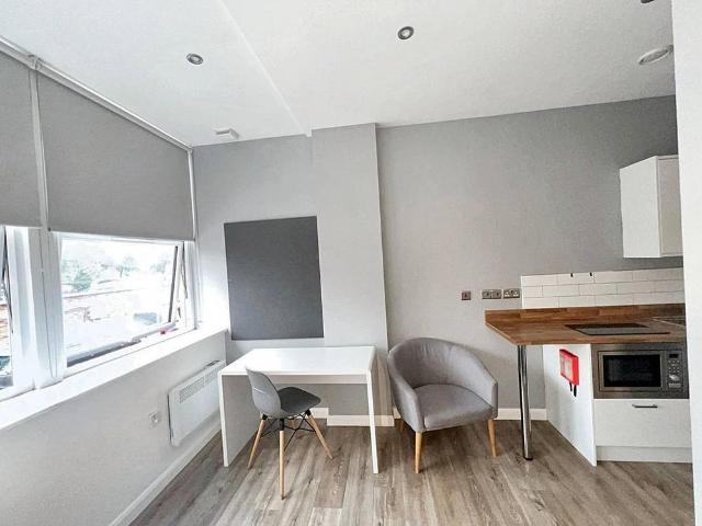Studio for rent in Semilong, Northampton