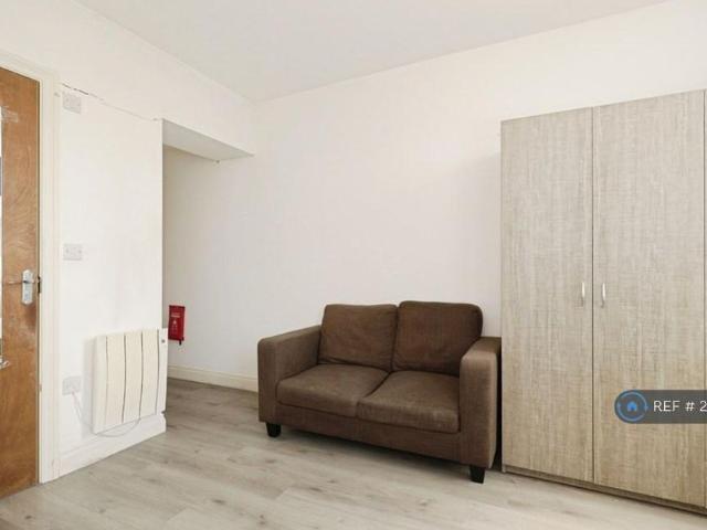 Studio for rent in High Field, York
