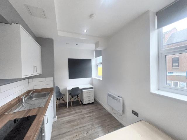 Studio for rent in Semilong, Northampton