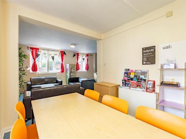 Studio for rent in Camberwell, Greater London