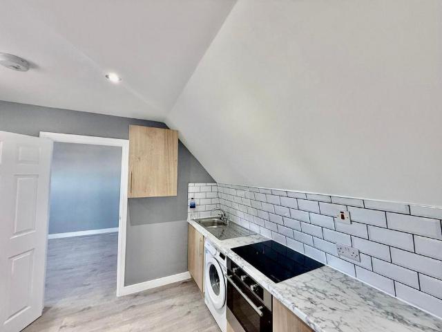 Flat for rent in Lane, Greater London