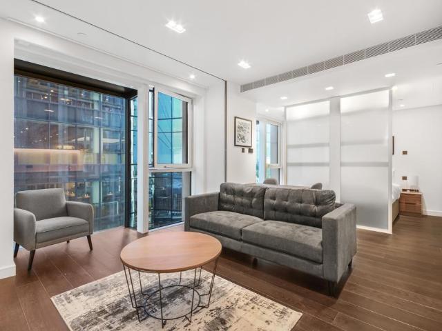 Flat for rent in Greater London