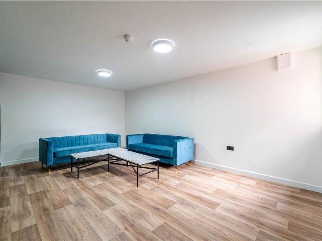 Studio for rent in Stirchley, West Midlands