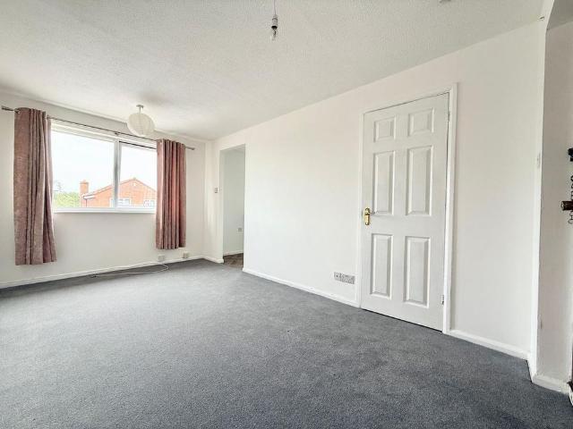Studio for rent in Churchdown, Tewkesbury