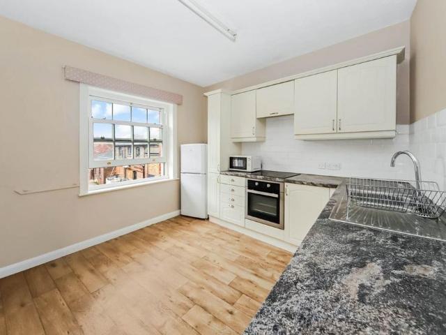 Studio for rent in Wigginton, Pouchen End