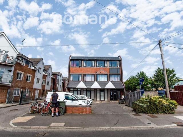 Studio for rent in Fleet, Hart