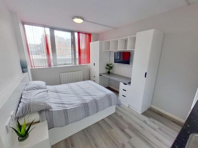 Studio for rent in St Ann's, Haddon