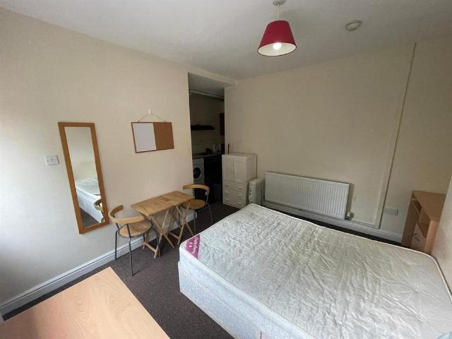 Studio for rent in Bournbrook, West Midlands