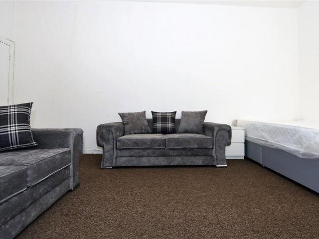 Studio for rent in Blythswood Holm, Scotland