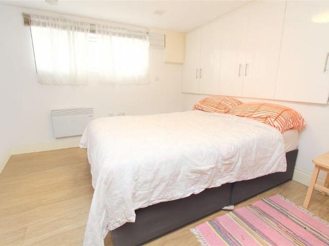 Flat for rent in Friern Barnet, Isle Of Man