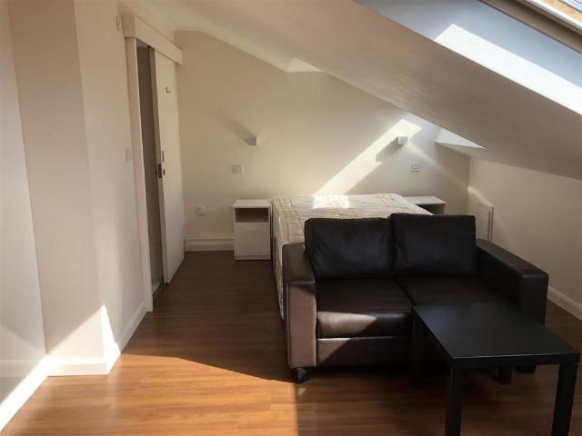 Studio for rent in Mill Hill, Greater London