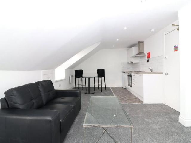 Studio for rent in Dowanhill, Scotland