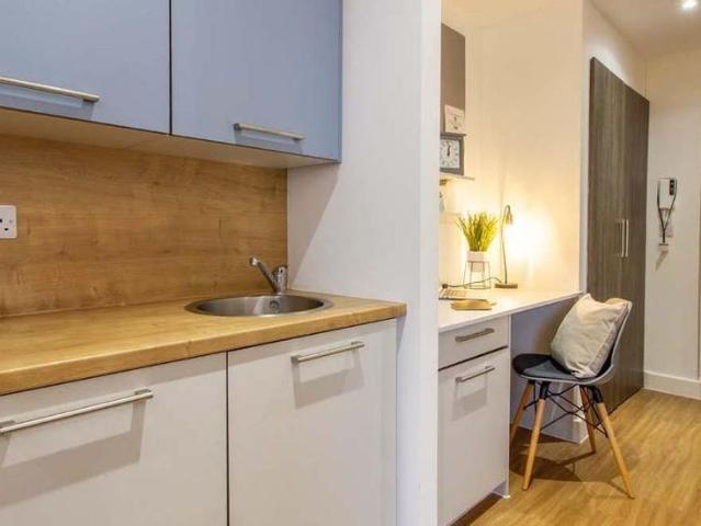 Studio for rent in Haddon, East Midlands