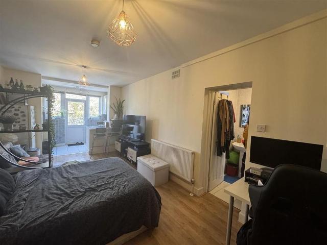 Studio for rent in London Borough of Haringey, Greater London