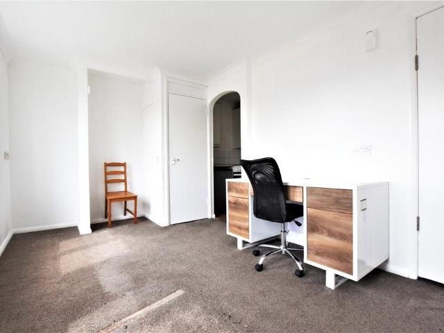 Flat for rent in London Borough of Croydon, Thornton Heath