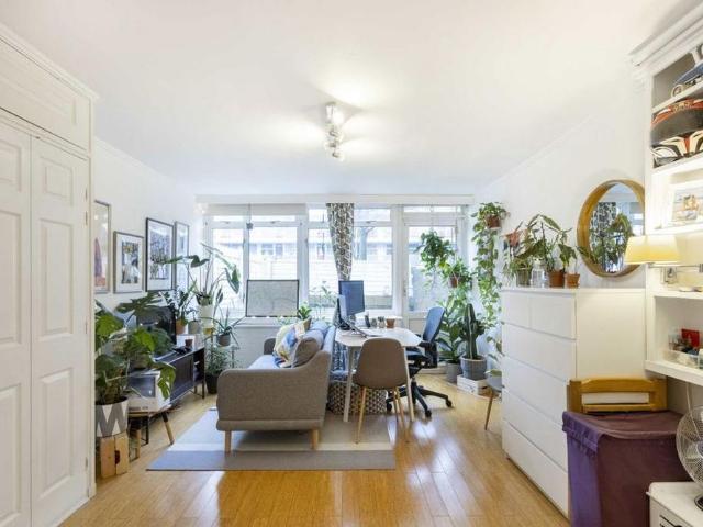 Studio for rent in Pimlico, Greater London