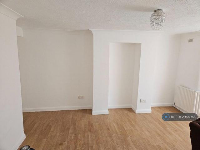 Studio for rent in Milton, Hamerton