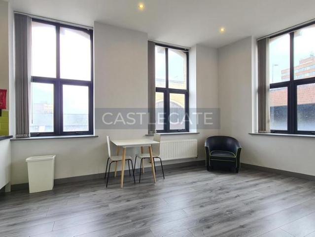 Studio for rent in Highfields, Huddersfield