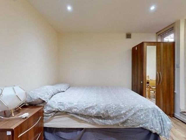 Studio for rent in The Slade, Oxfordshire