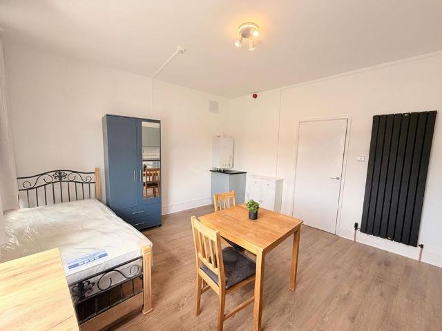 Studio for rent in Georgia, Greater Manchester