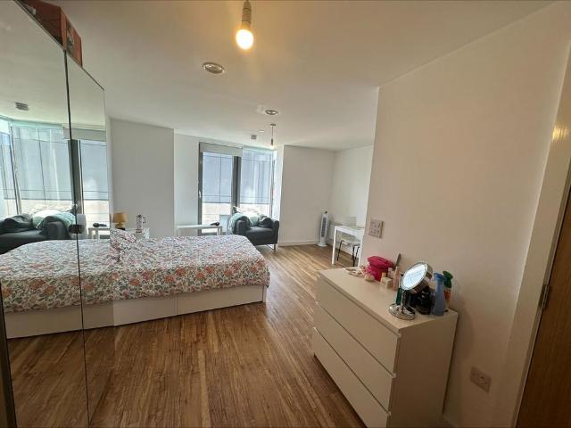 Studio for rent in St George's Quarter / Cultural Quarter, Calderstones