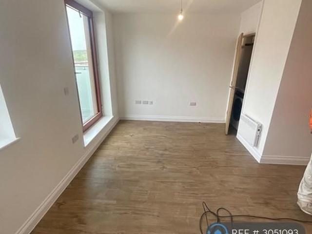 Studio for rent in Old Denaby, South Yorkshire