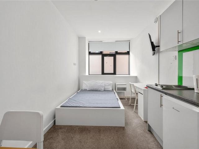 Studio for rent in Royal Borough of Kingston upon Thames, Greater London