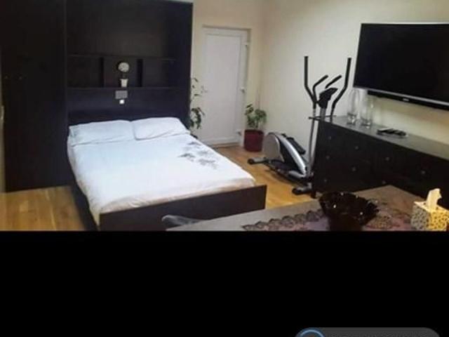 Studio for rent in Tolworth, Greater London