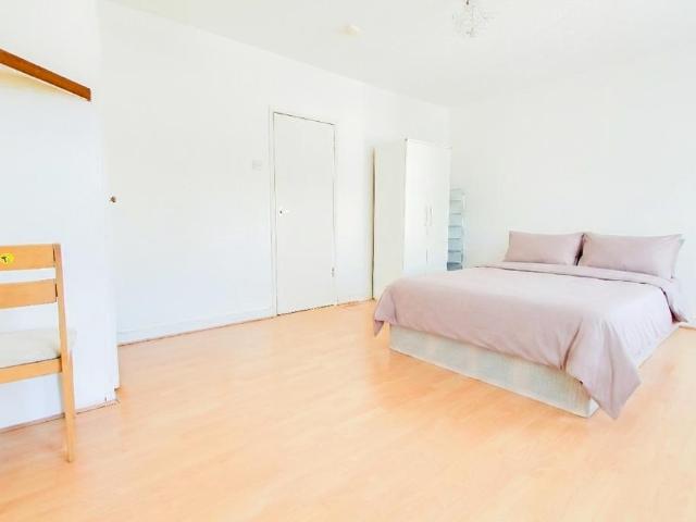 Flat for rent in London Borough of Croydon, Selhurst