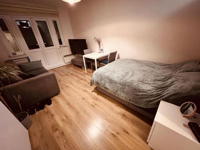 Studio for rent in Muswell Hill, Isle Of Man