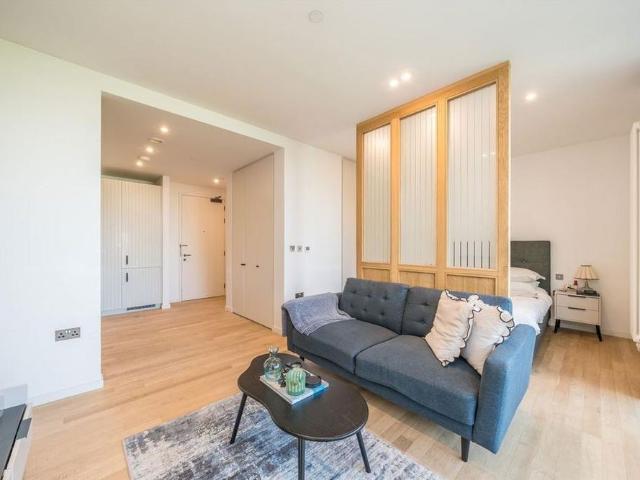 Studio for rent in London Borough of Hounslow, Greater London