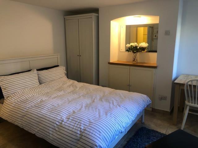Studio for rent in The Slade, Oxfordshire