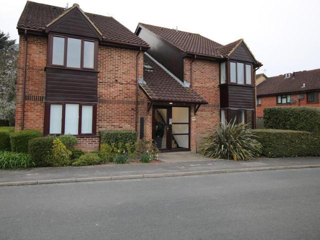Flat for rent in Wickhurst Green, Horsham