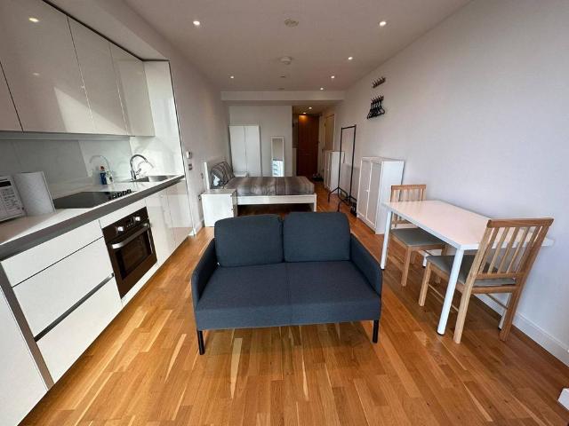 Flat for rent in Elephant and Castle, Greater London