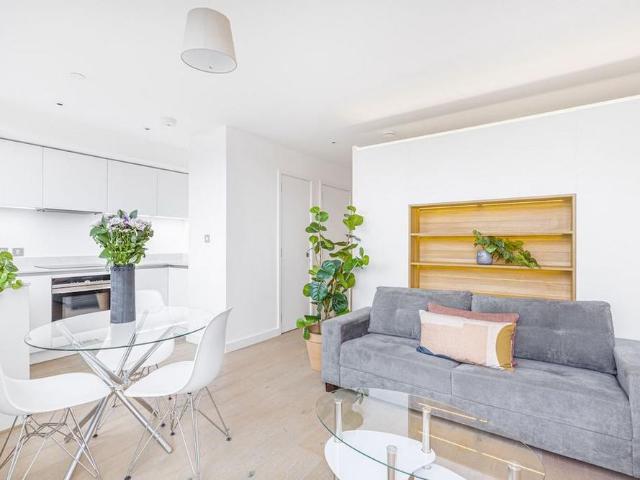 Studio for rent in Archway, Cat Hill