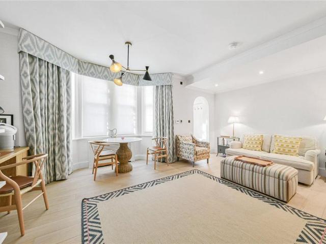 Studio for rent in Kensington, Greater London