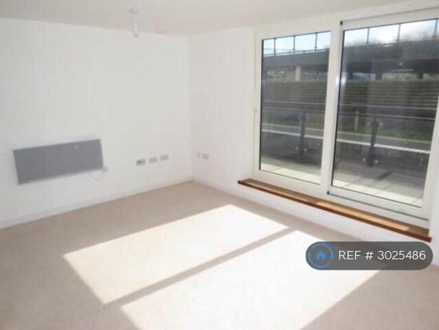 Studio for rent in Cardiff International Sports Village, Falcon Lodge