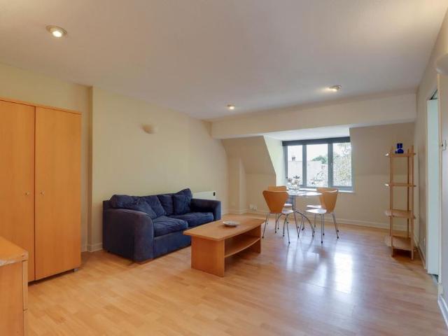 Studio for rent in St Albans, Five Acres
