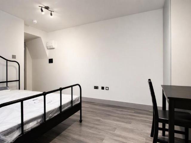 Studio for rent in Chalk Farm, Greater London