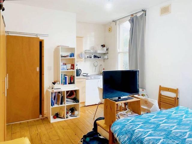 Flat for rent in Highbury, Greater London