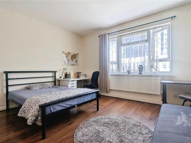 Flat for rent in London Borough of Croydon, Waddon