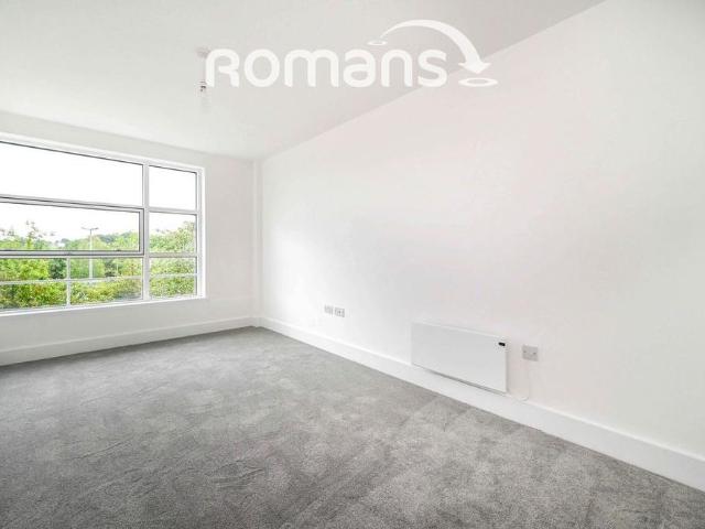 Studio for rent in Binfield